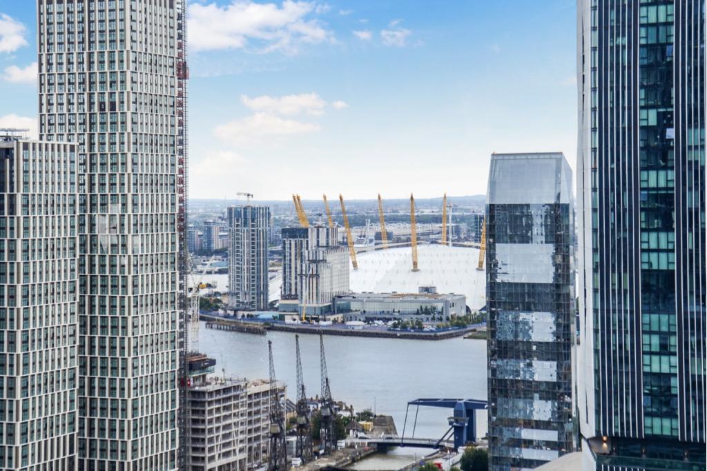 Pan Peninsula Square, Canary Wharf, London E14 – 1 Bedroom Apartment for Sale