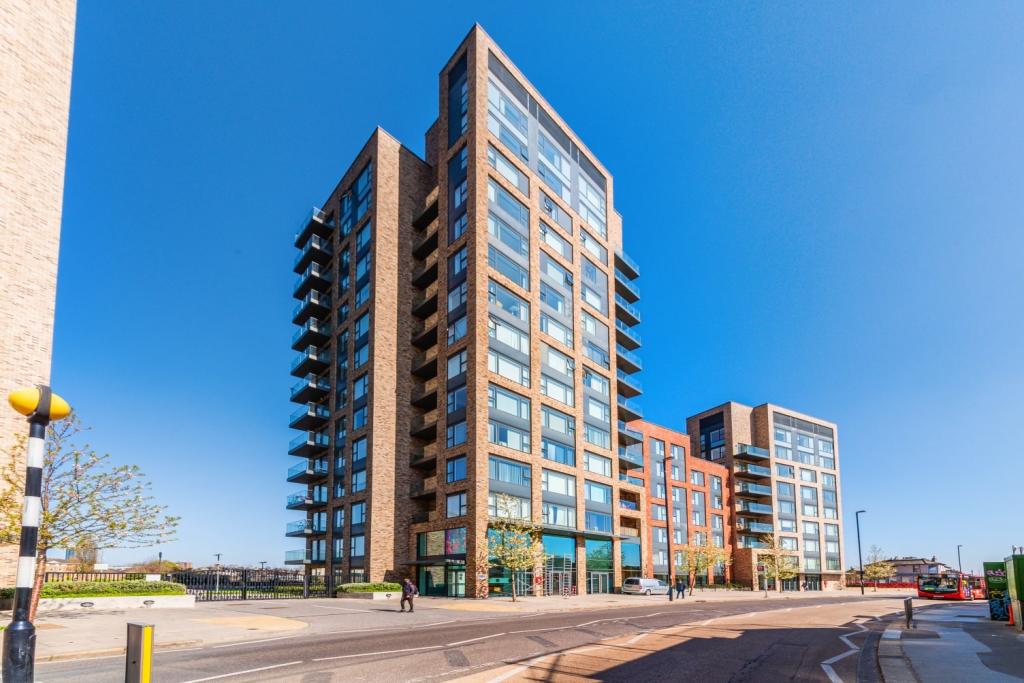 Cherry Orchard Road, Croydon, London CR0 – 1 Bedroom Apartment for Sale