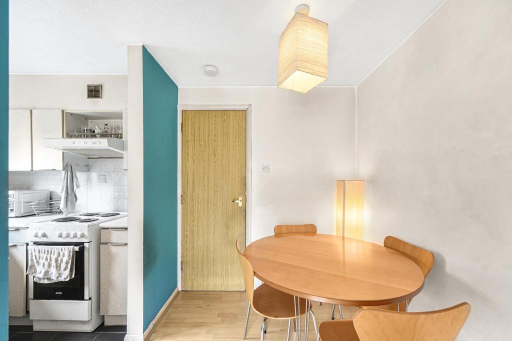 Transom Square, Isle of Dogs, London E14 – 1 Bedroom Apartment for Sale