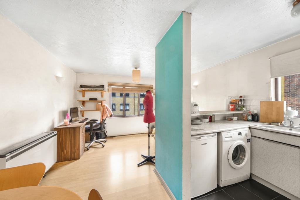 Transom Square, Isle of Dogs, London E14 – 1 Bedroom Apartment for Sale