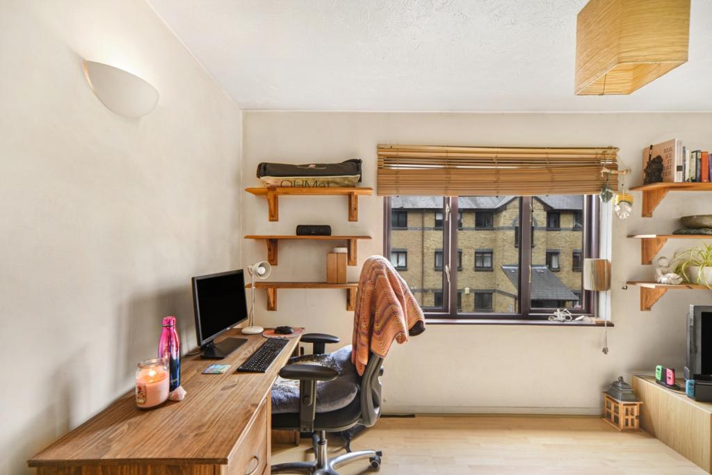 Transom Square, Isle of Dogs, London E14 – 1 Bedroom Apartment for Sale