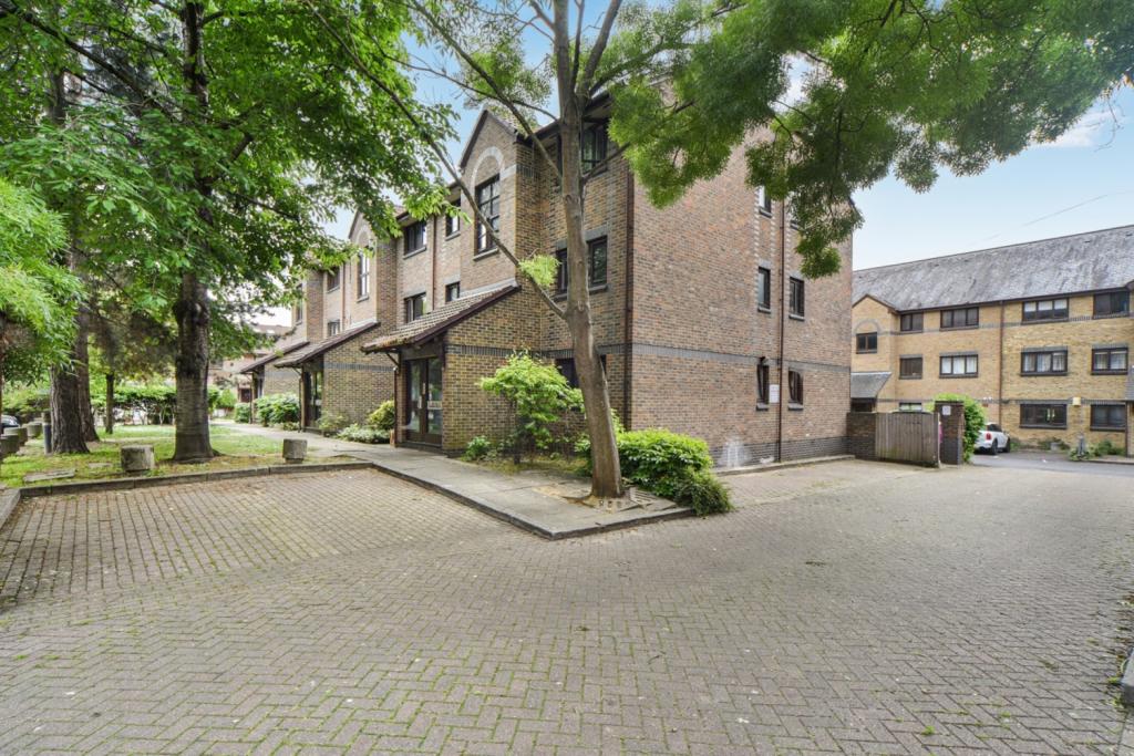 Transom Square, Isle of Dogs, London E14 – 1 Bedroom Apartment for Sale