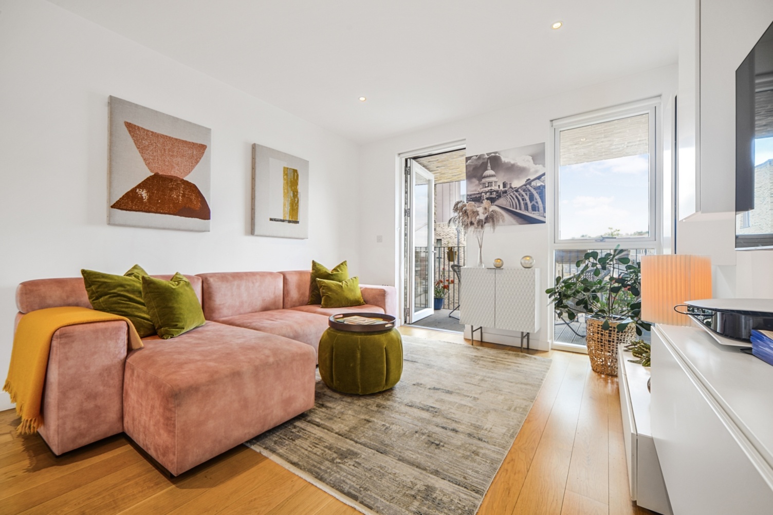 Hand Axe Yard, Kings Cross, London WC1X – 1 Bedroom Apartment for Sale