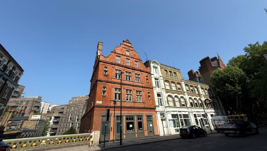 5-8 Rosebery Ave – Retail/Residential Property for Lease – 452 sq ft – Islington Submarket