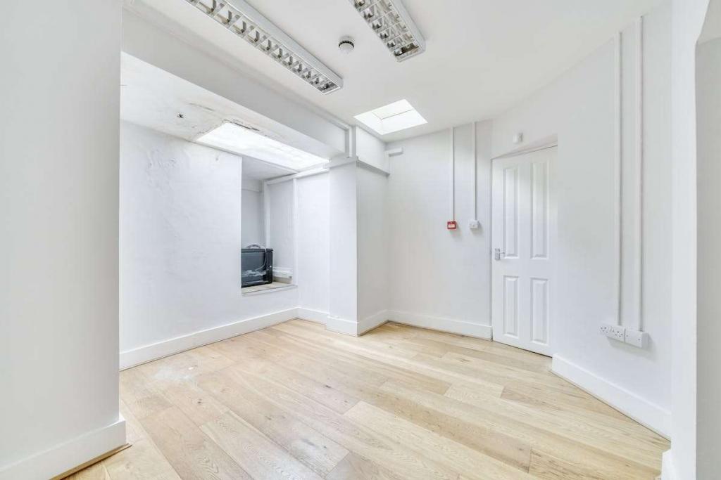 41-42 Clerkenwell Green – The Green House – Retail/Office Space for Lease – 1,076 sq ft