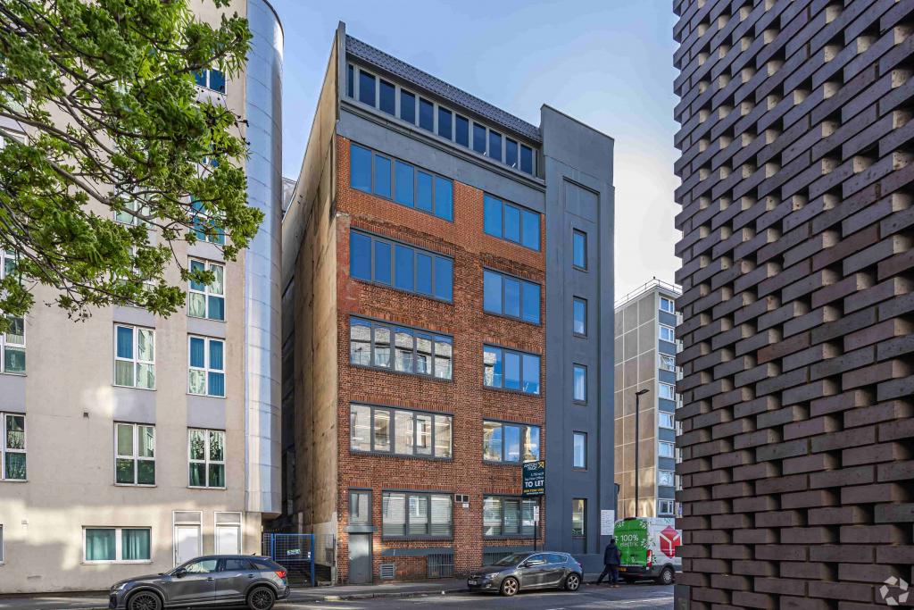 142 Central St – Central House – Office Space for Lease – 3,750 sq ft – £29.50 per sq ft