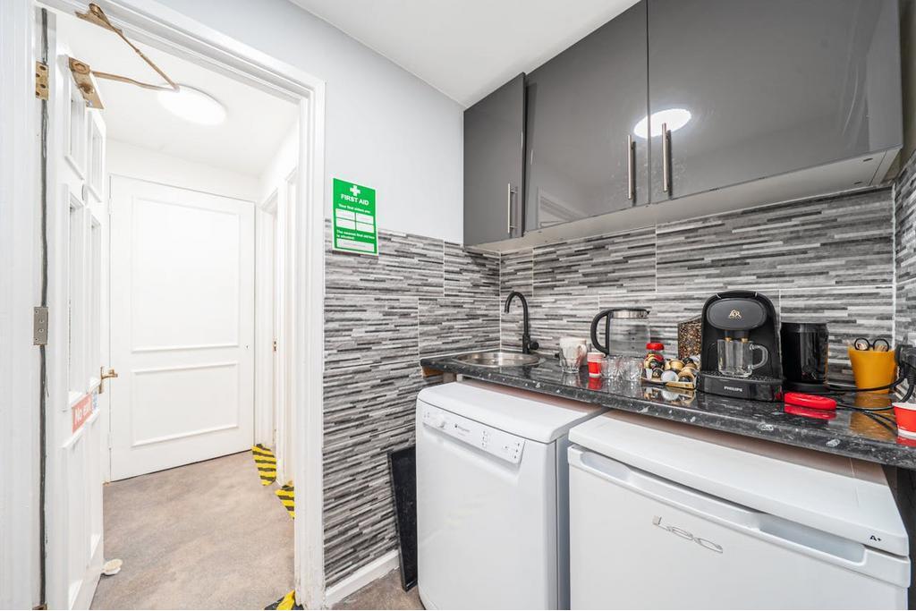 359 City Rd – Office Unit for Lease – 2,879 sq ft – £25.22 per sq ft – Northern Fringe