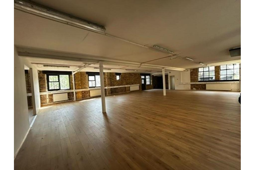 3 Lever Street – Office Space for Lease – 1,915 sq ft – London EC1V 3QU