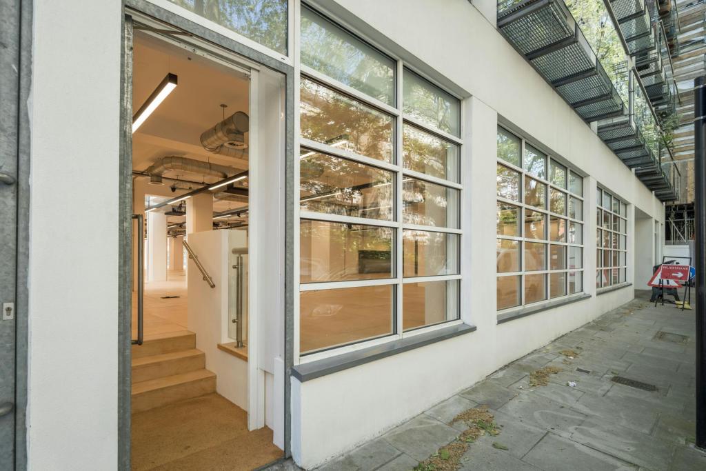 206-212 St John Street - Paramount Building Office Space for Lease or Sale – 6,293 sq ft – London