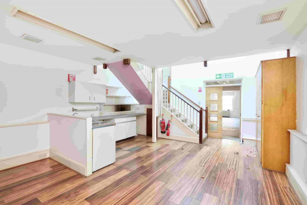 345 City Rd – Office Space for Lease – 3,822 sq ft – London