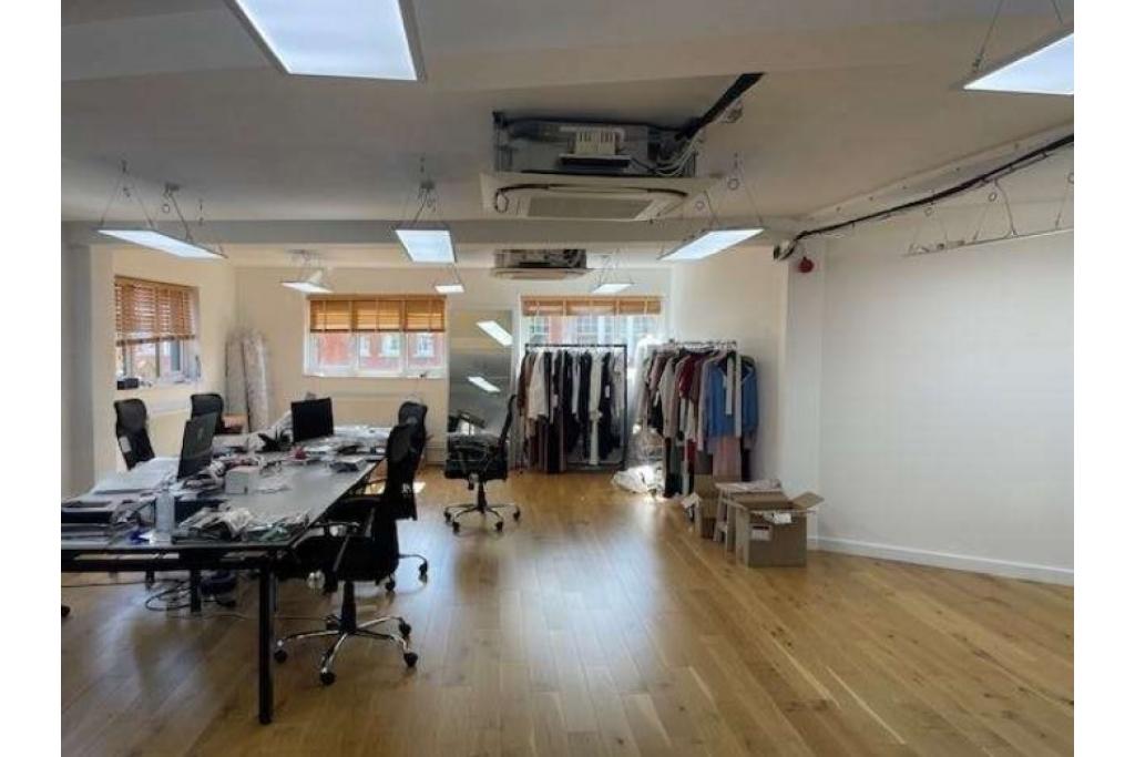 112-114 Goswell Rd – Office Space for Lease – 1,114 sq ft – London EC1V 7DP