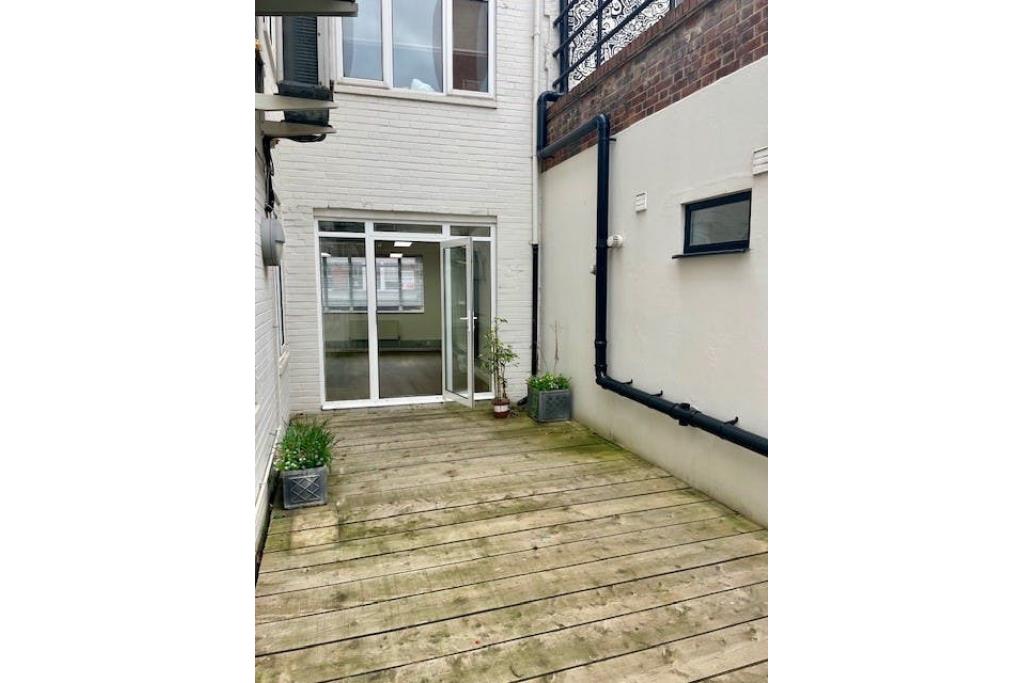 112-114 Goswell Rd – Office Space for Lease – 1,114 sq ft – London EC1V 7DP