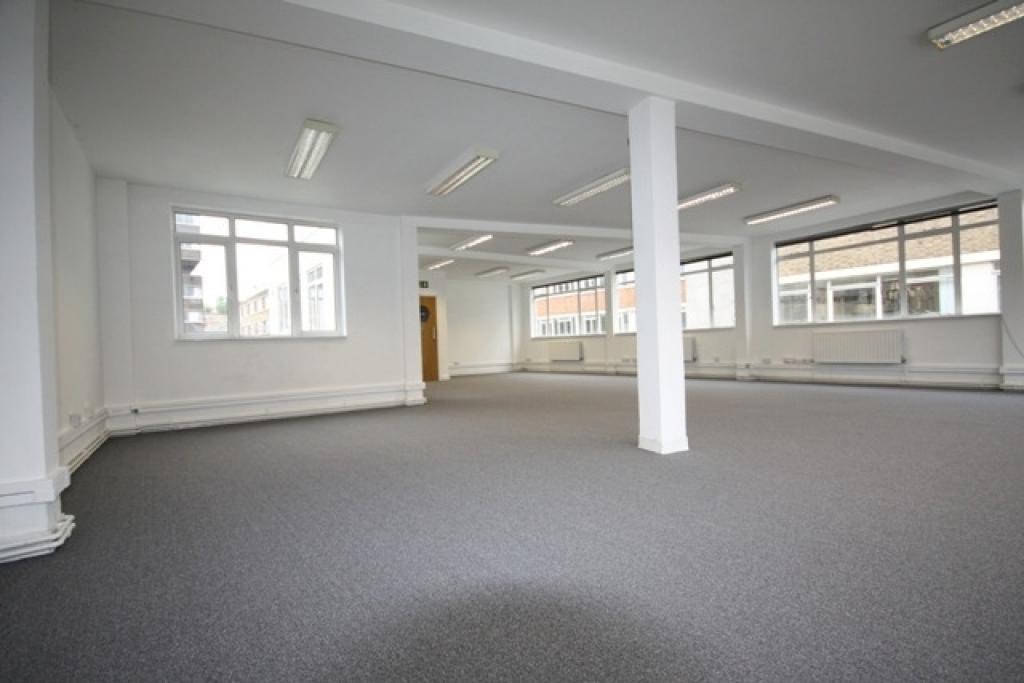 112-114 Goswell Rd – Office Space for Lease – 1,114 sq ft – London EC1V 7DP