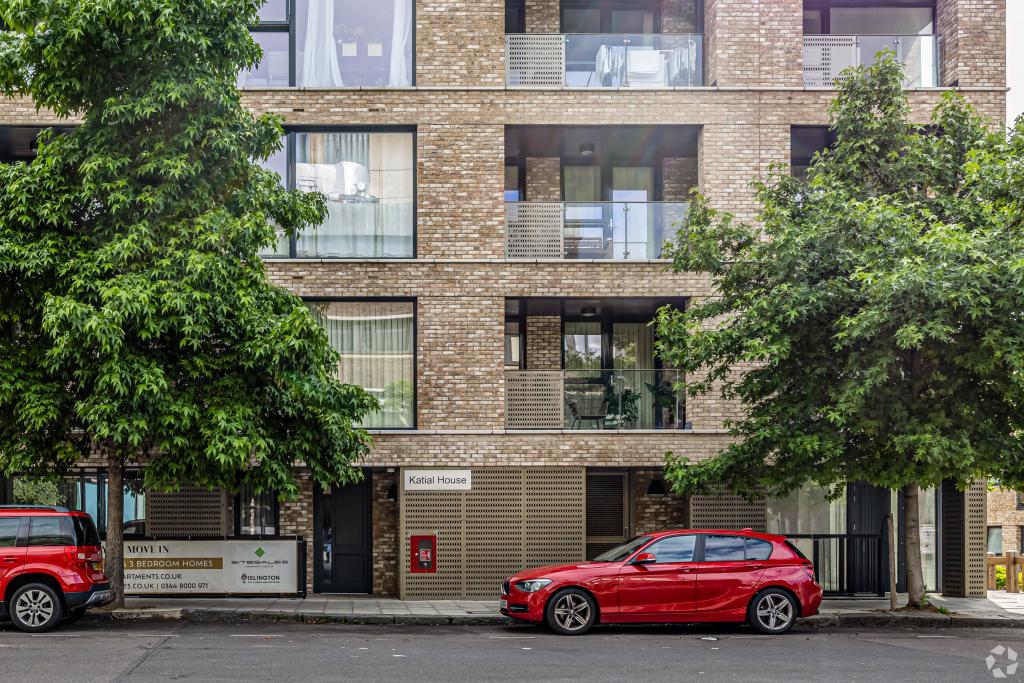 248 Goswell Rd – Katial House – Retail Unit for Lease – 344 sq ft – London EC1V 7AS