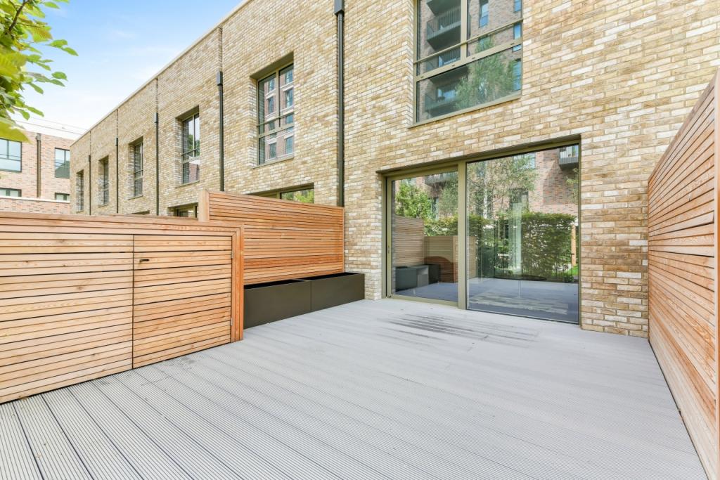 £1,000,000 Asking Price – Modern Townhouse – 3 Bedroom Property for Sale