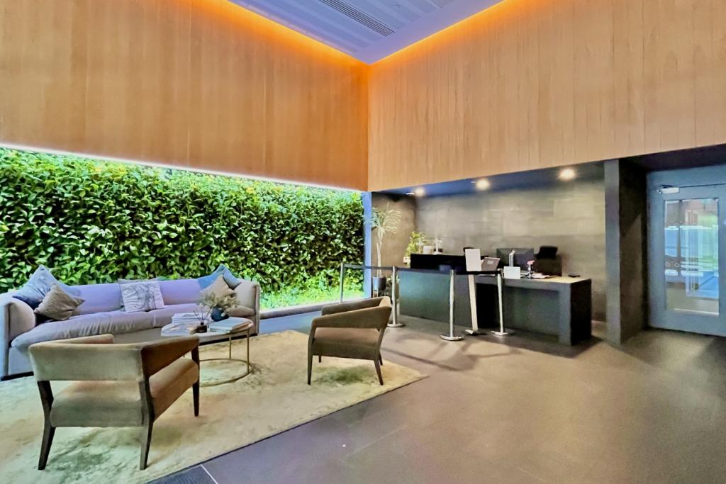 £1,000,000 Asking Price – Modern Townhouse – 3 Bedroom Property for Sale