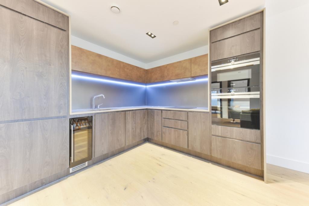 £850,000 Guide Price – Keybridge House – 2 Bedroom Apartment for Sale – Vauxhall