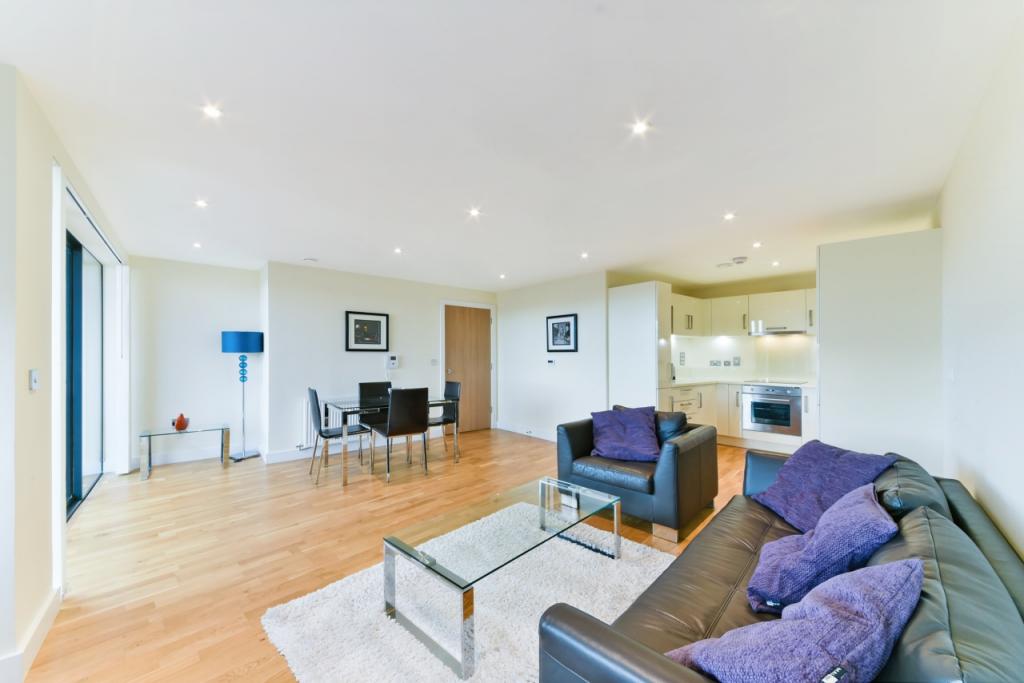 £670,000 Guide Price – Arc House – 2 Bedroom Apartment for Sale – Tower Bridge, London