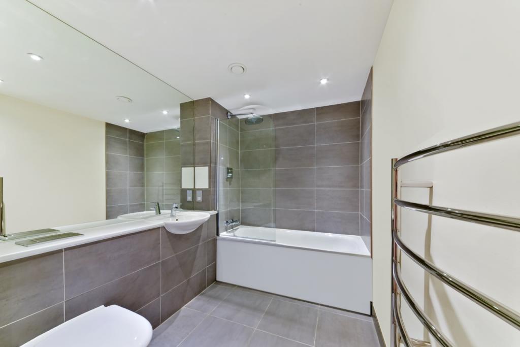 £670,000 Guide Price – Arc House – 2 Bedroom Apartment for Sale – Tower Bridge, London