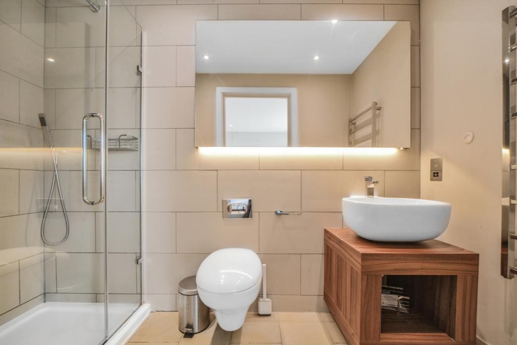 £725,000 Asking Price, Crawford Building – 2 Bedroom Apartment for Sale – Aldgate, London