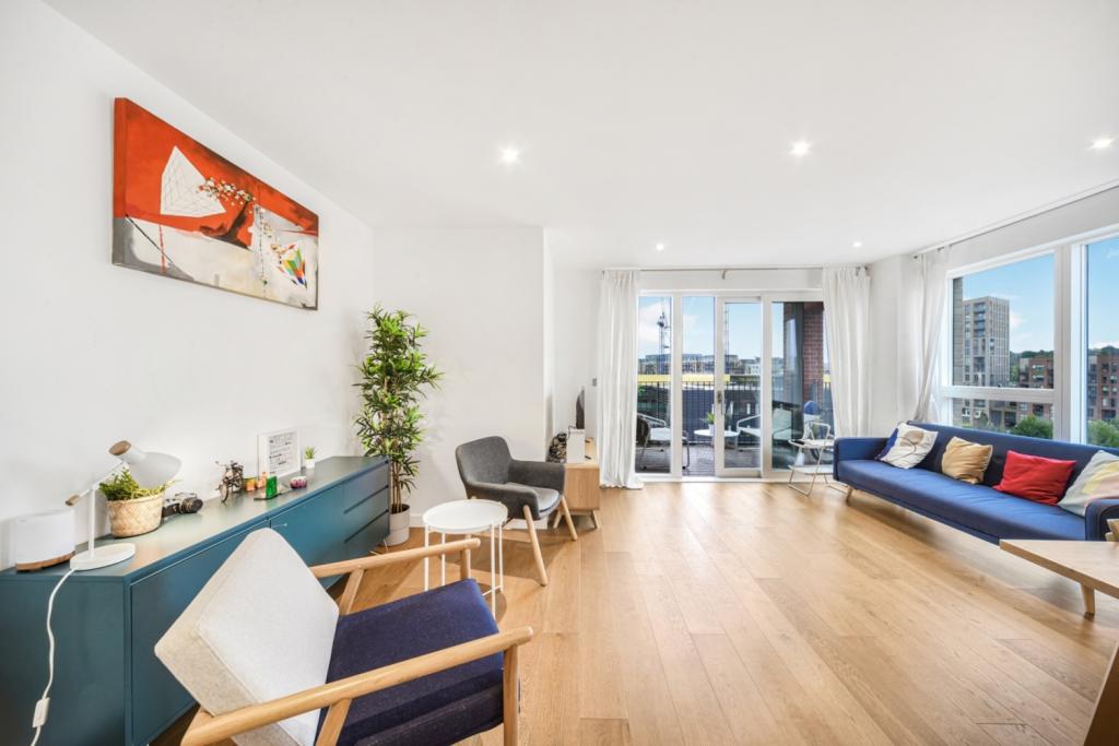 £575,000 Asking Price – Lismore Boulevard, Colindale Gardens – 3 Bedroom Apartment for Sale