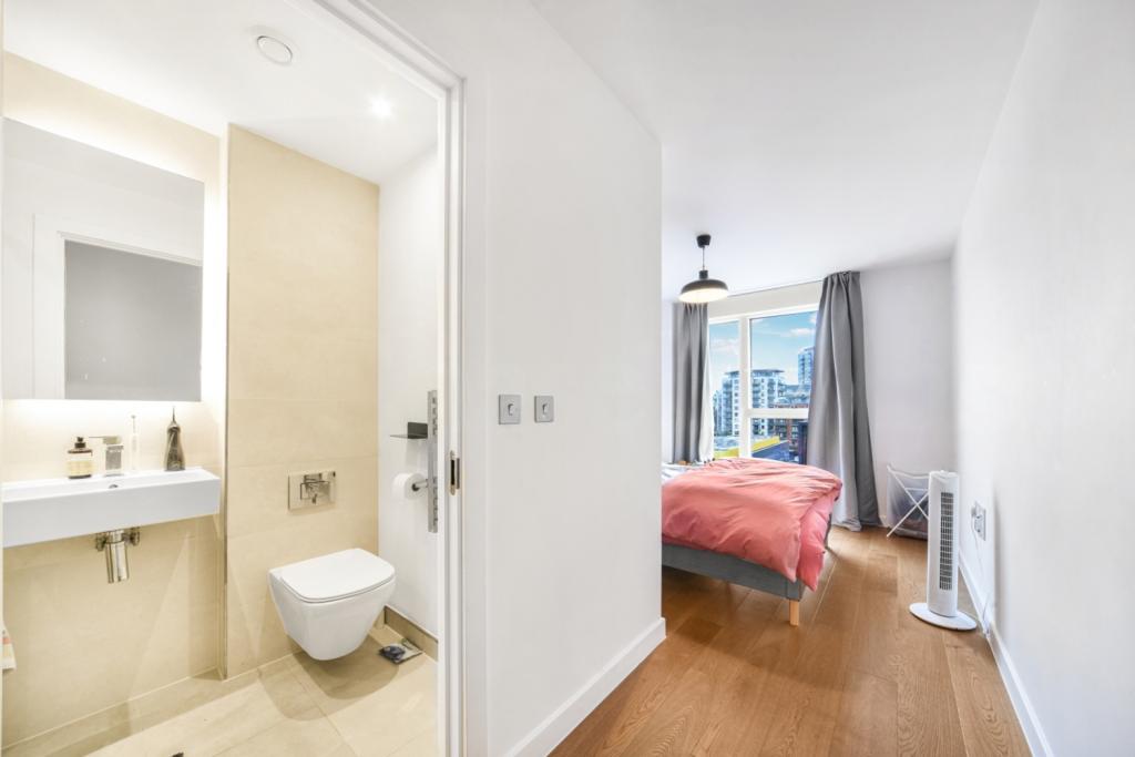 £575,000 Asking Price – Lismore Boulevard, Colindale Gardens – 3 Bedroom Apartment for Sale