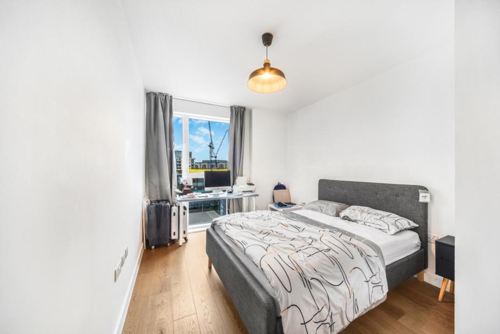 £575,000 Asking Price – Lismore Boulevard, Colindale Gardens – 3 Bedroom Apartment for Sale