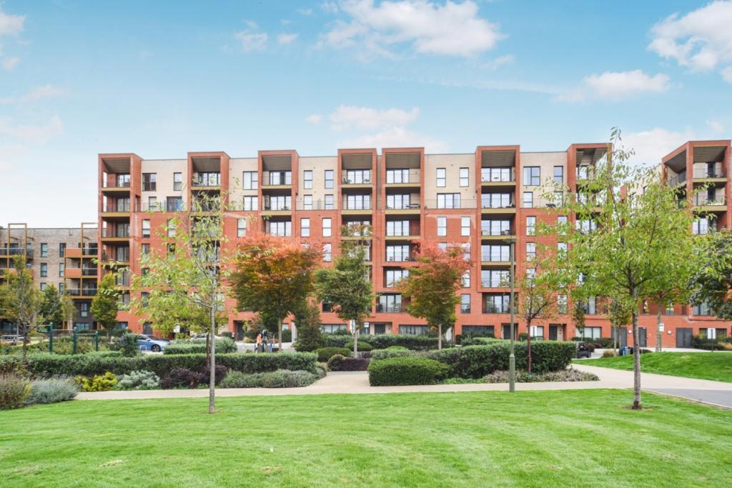 £575,000 Asking Price – Lismore Boulevard, Colindale Gardens – 3 Bedroom Apartment for Sale