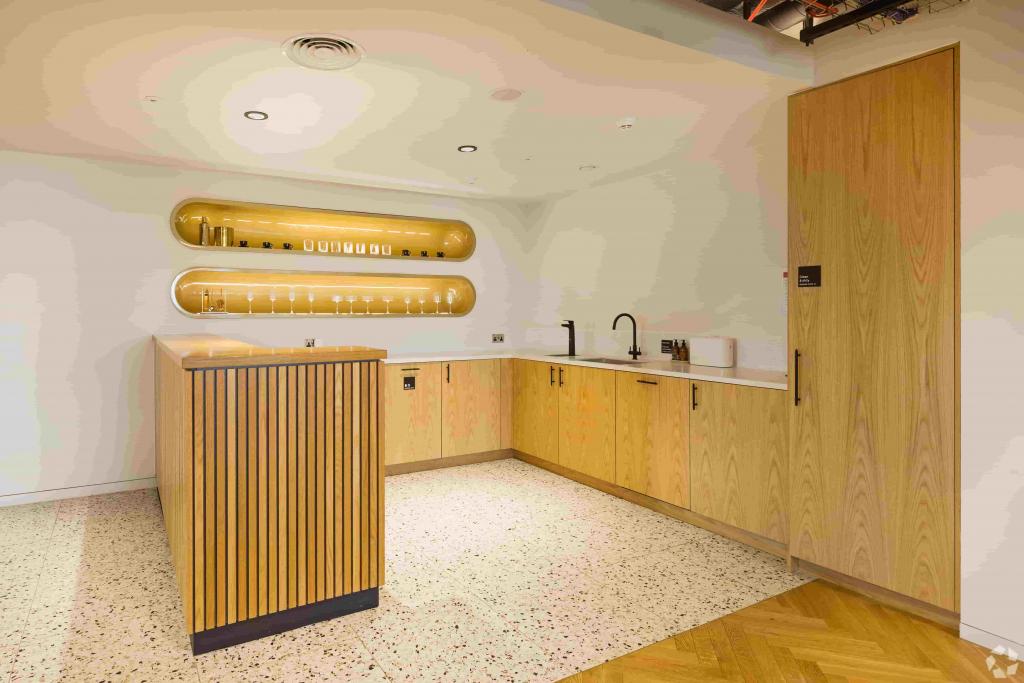 103-105 Bunhill Row – HYLO – Office Space for Lease – City Fringe Submarket, Londo