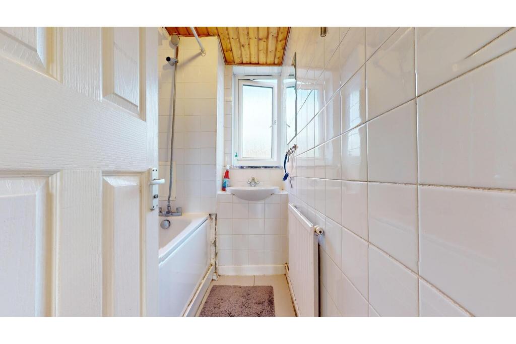 Room to rent on Cornwallis Road, London