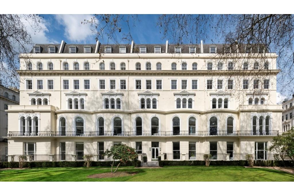 1 bedroom flat to rent on Kensington Gardens Square, London