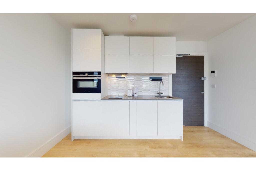 Studio to rent on Olympic Way, London