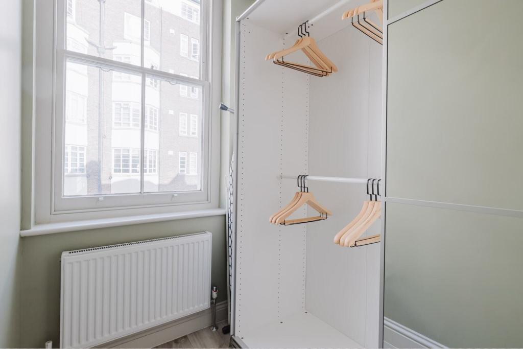 1 bedroom flat to rent on Westbourne Grove Terrace, London