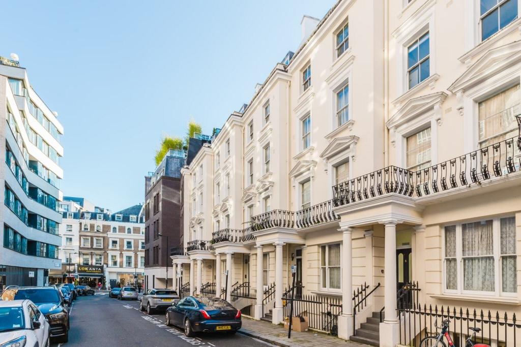 1 bedroom flat to rent on Westbourne Grove Terrace, London