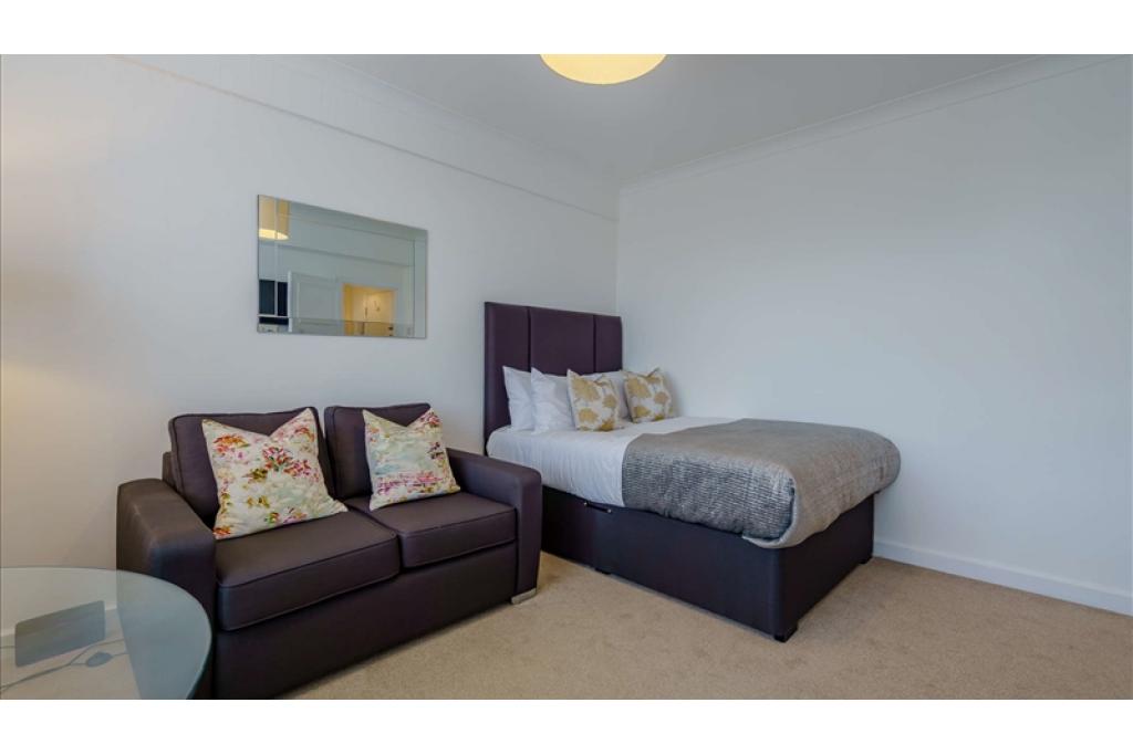 4th floor - Studio  Apartments - Hill Street, London  266sq ft - 1 bathroom