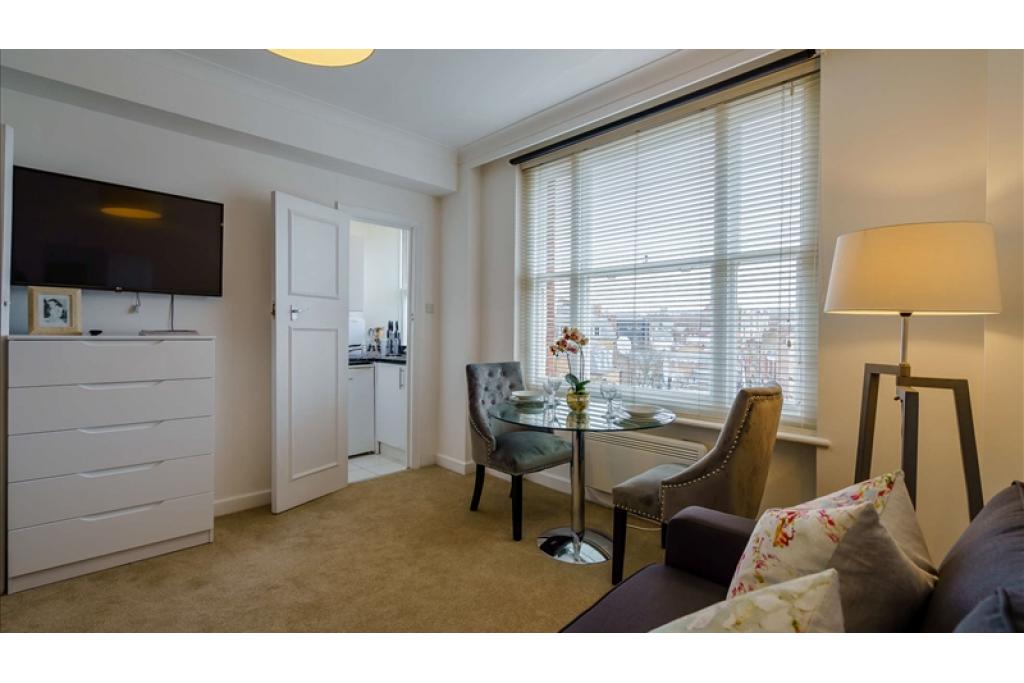 4th floor - Studio  Apartments - Hill Street, London  266sq ft - 1 bathroom