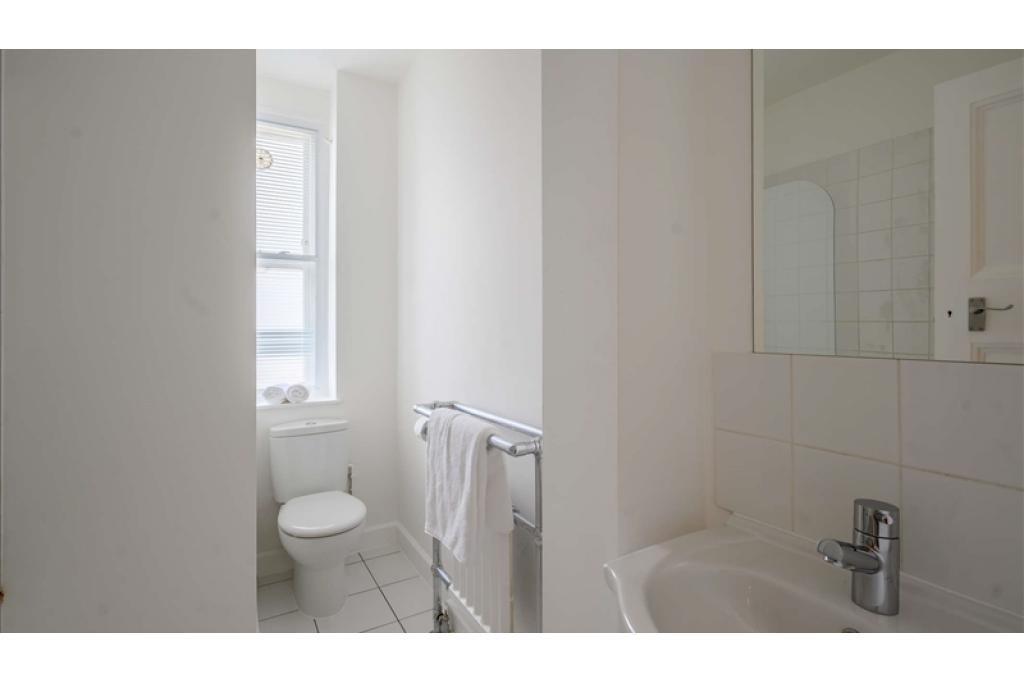 7th floor - 2 bedrooms - 728sq ft - 39 Hill Street, Mayfair London W1J 5NA