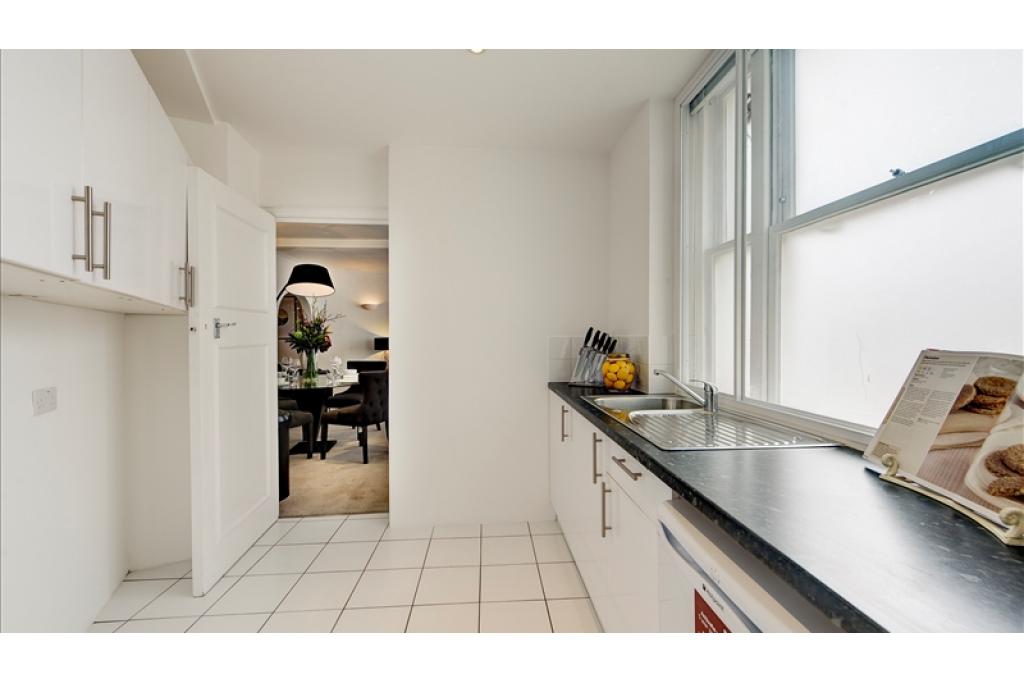 Ground floor - 2 bedrooms - 792sq ft - 39 Hill Street, Mayfair London W1J 5NA