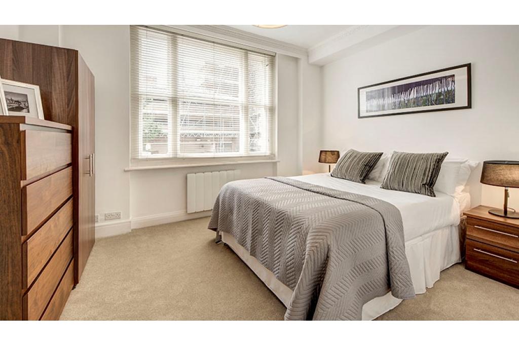 1st floor - 2 bedrooms - 732sq ft - 2 bathrooms - 39 Hill Street, Mayfair London W1J 5NA