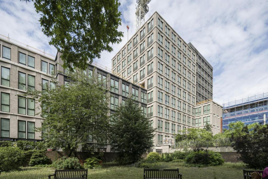 66 City Rd – The Featherstone Building – 119,868 Sq ft Office Space To Let