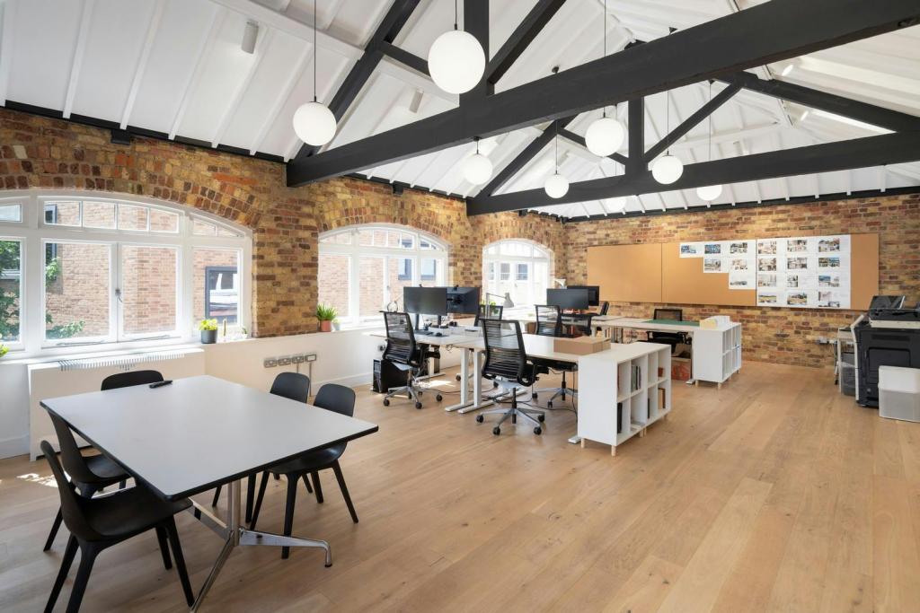 14 Baltic St E – 708 Sq ft Office Space To Let – £62.50/Sq ft (FRI)