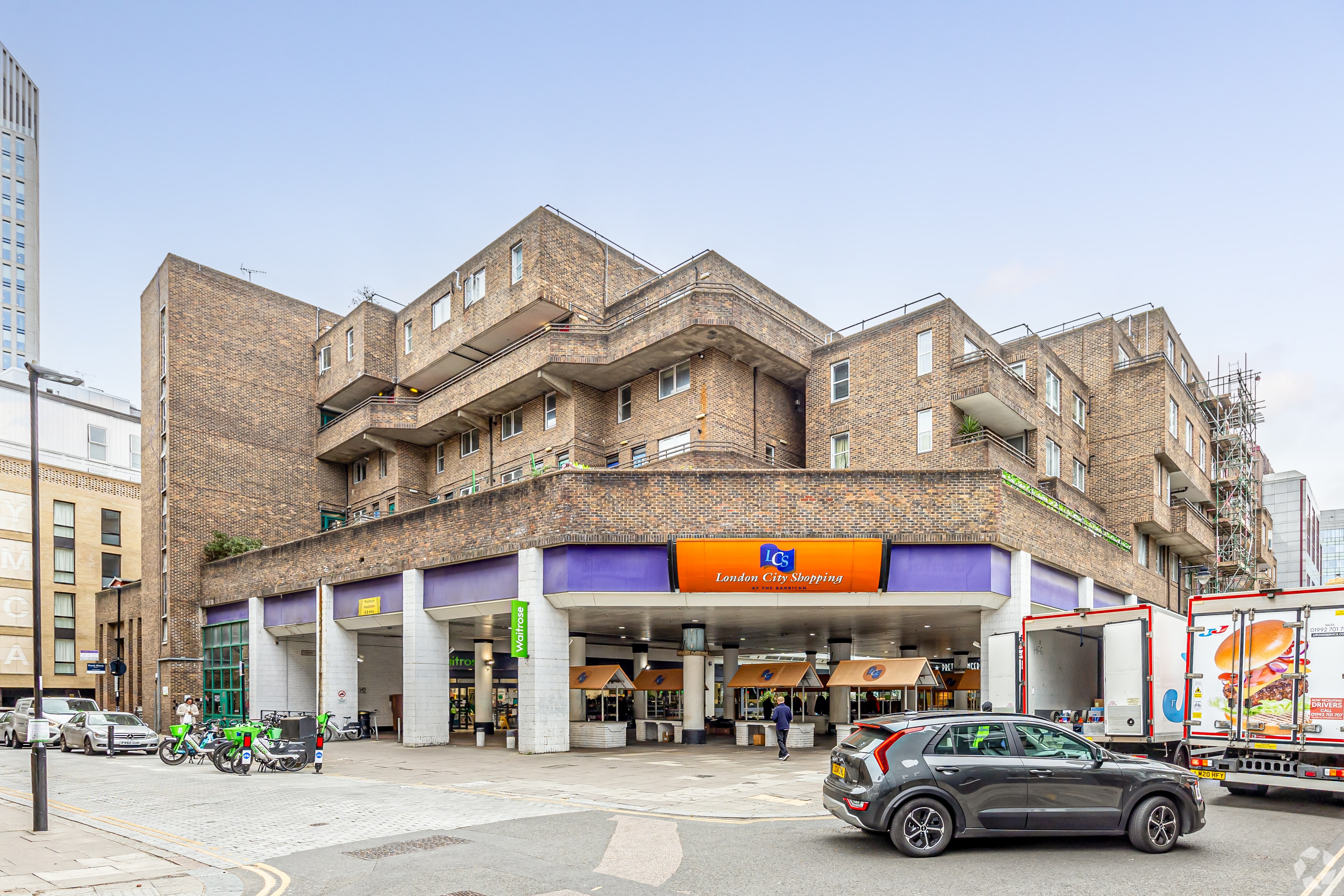 1-5 Cherry Tree Walk – Cherry Tree Walk Shopping Centre–1,039 Sq ft Retail Space To Let – £32,000