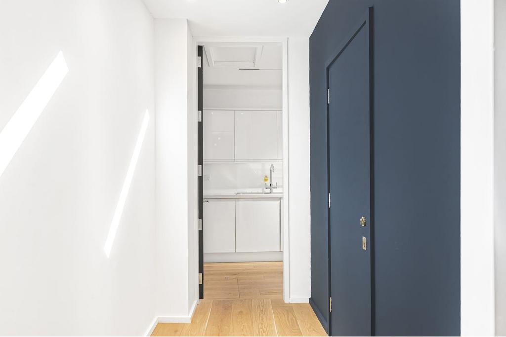 22-24 Batemans Row – Office Unit – 2,190 Sq ft – £34.25/Sq ft