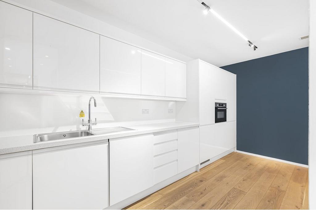 22-24 Batemans Row – Office Unit – 2,190 Sq ft – £34.25/Sq ft