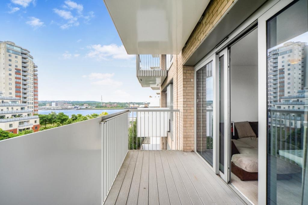 £285,000 Offers in Excess Of – One Bedroom Apartment for Sale – 563 sq ft – Parkside Court