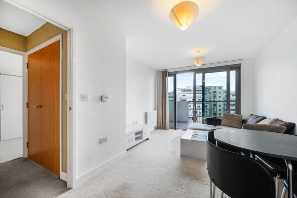 £285,000 Offers in Excess Of – One Bedroom Apartment for Sale – 563 sq ft – Parkside Court