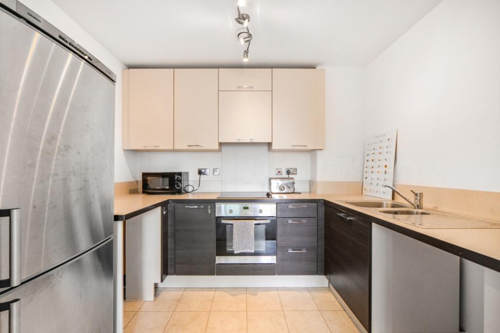 £285,000 Offers in Excess Of – One Bedroom Apartment for Sale – 563 sq ft – Parkside Court