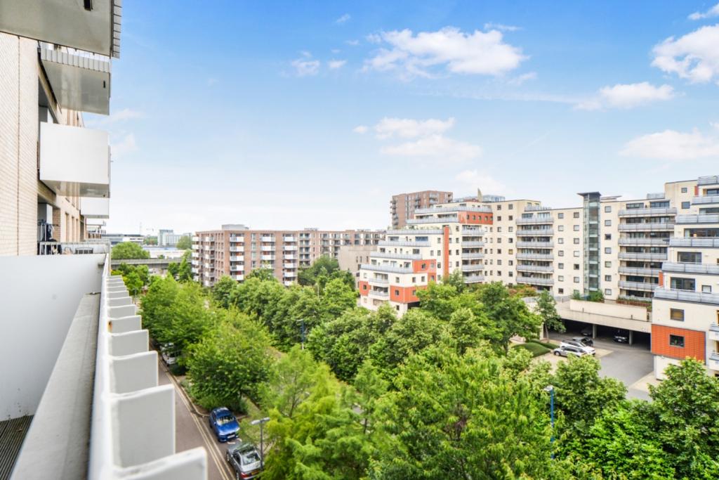 £285,000 Offers in Excess Of – One Bedroom Apartment for Sale – 563 sq ft – Parkside Court