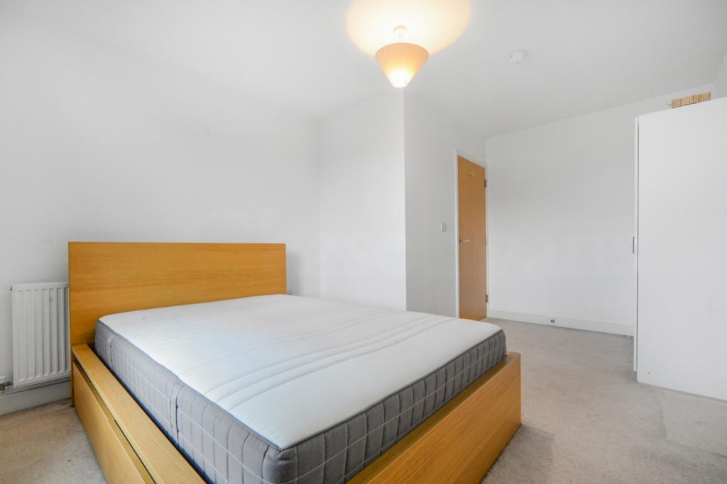 £285,000 Offers in Excess Of – One Bedroom Apartment for Sale – 563 sq ft – Parkside Court