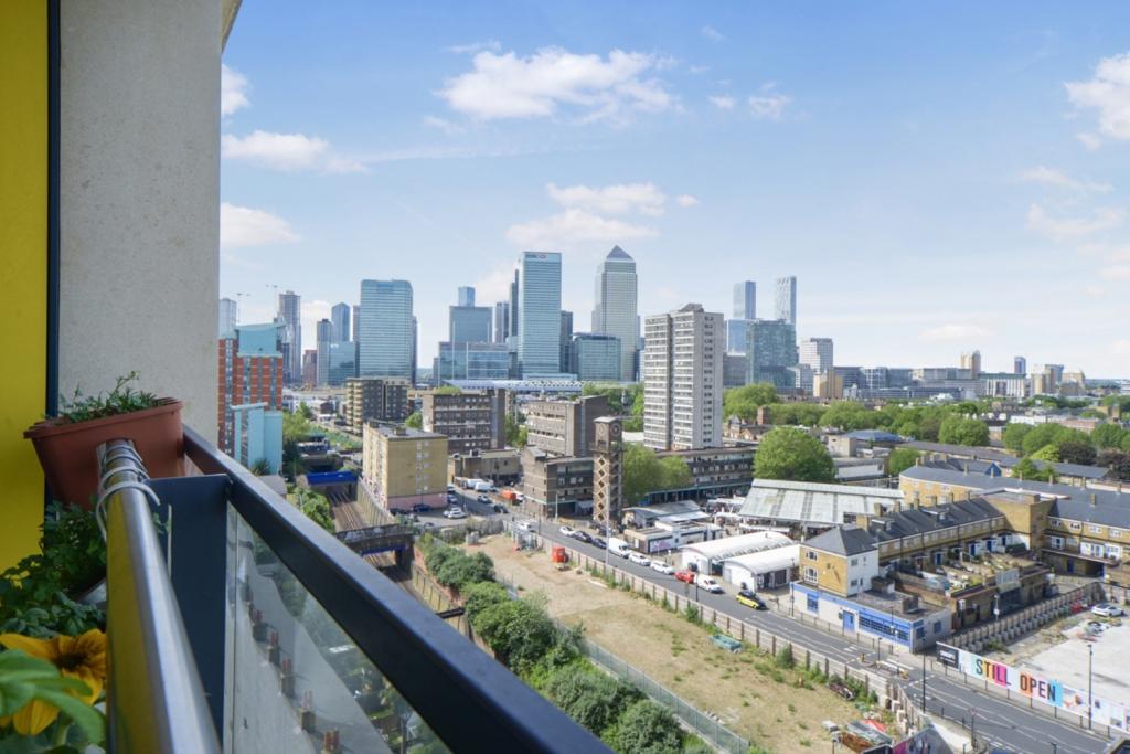 £340,000 Asking Price – One Bedroom Apartment for Sale – 517 sq ft – Panoramic Tower